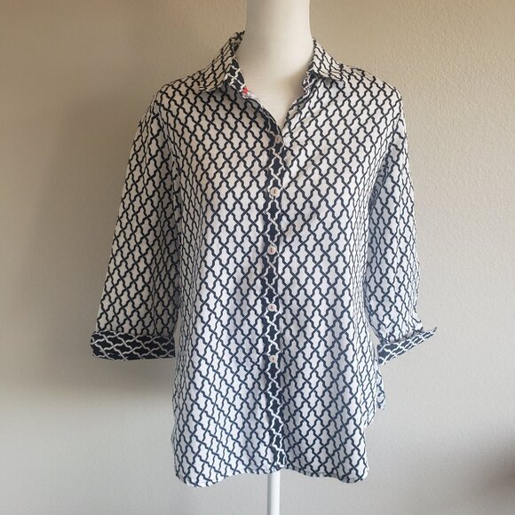 FOXCROFT Blouse Shirt Wrinkle Free Shaped Fit Size 8P Geometric Black White - Picture 1 of 7